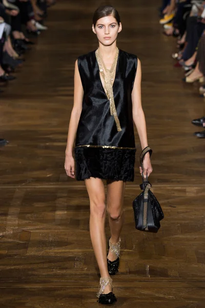 Look 17